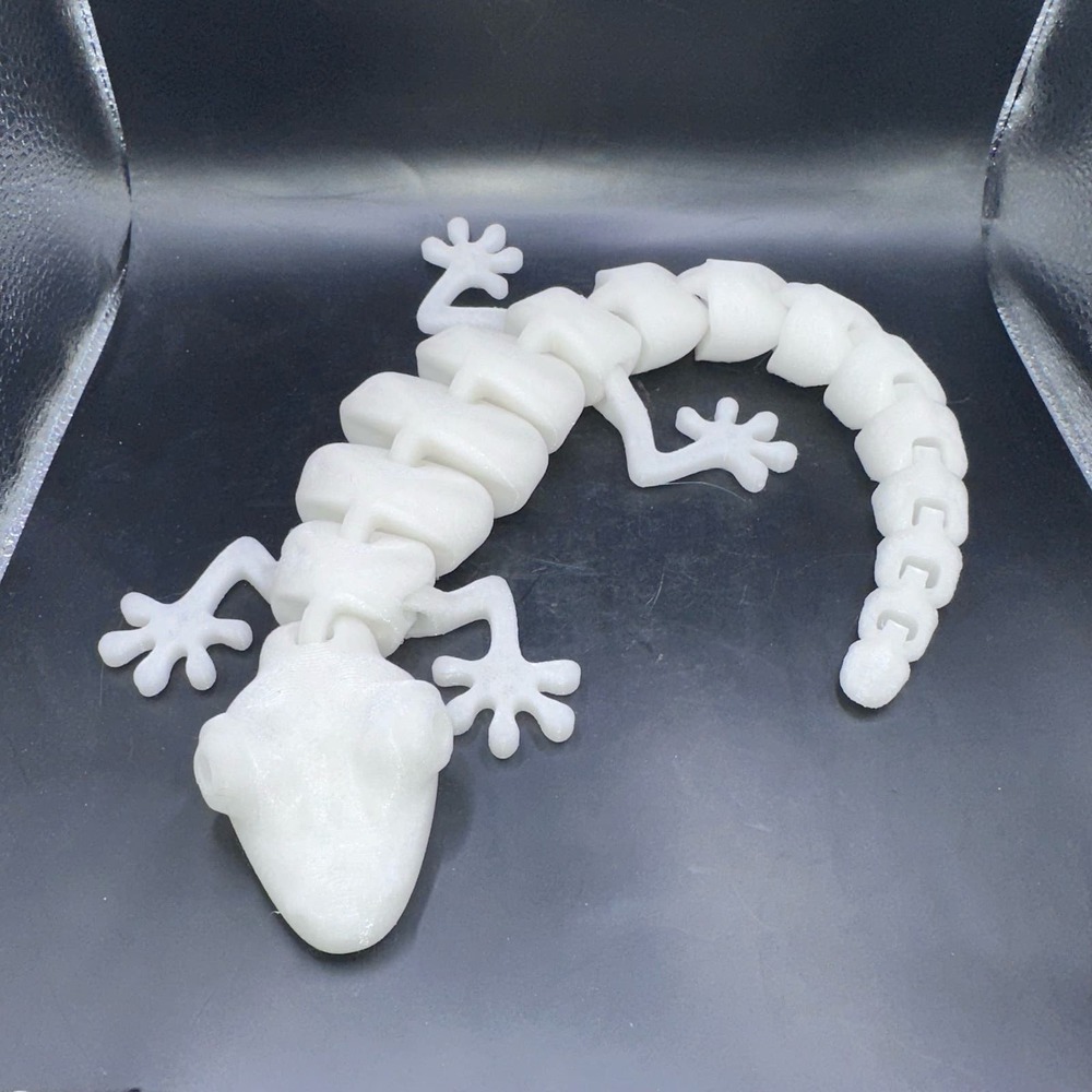 New 3D Printed Full Articulating Glow In The Dark Gecko/Lizard Toy 14”L